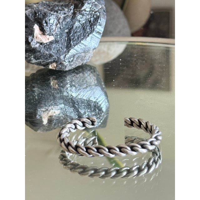 Silver Vintage 1970s Modernist Open Cuff Bracelet With Braided Silver Tone Links For Sale - Image 8 of 12