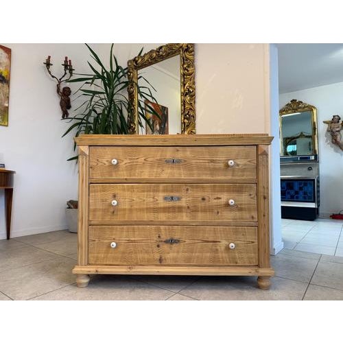 Original restored Gründerzeit (late 19th-century) 3-drawer chest of drawers. Dimensions: Height x Width x Depth 94.50 x...