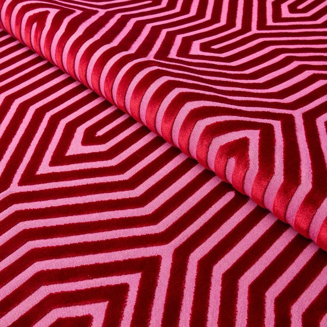 Schumacher Schumacher Vanderbilt Velvet Fabric in Fuchsia For Sale - Image 4 of 4