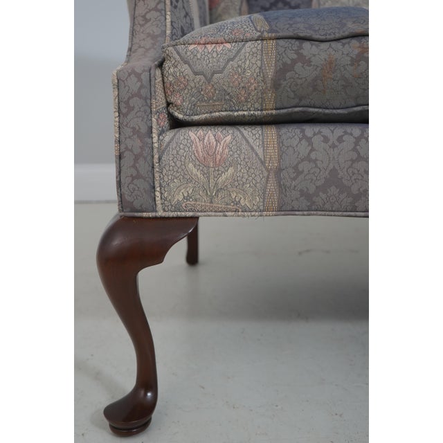 Southwood Queen Anne Mahogany Camelback Loveseat For Sale - Image 9 of 18