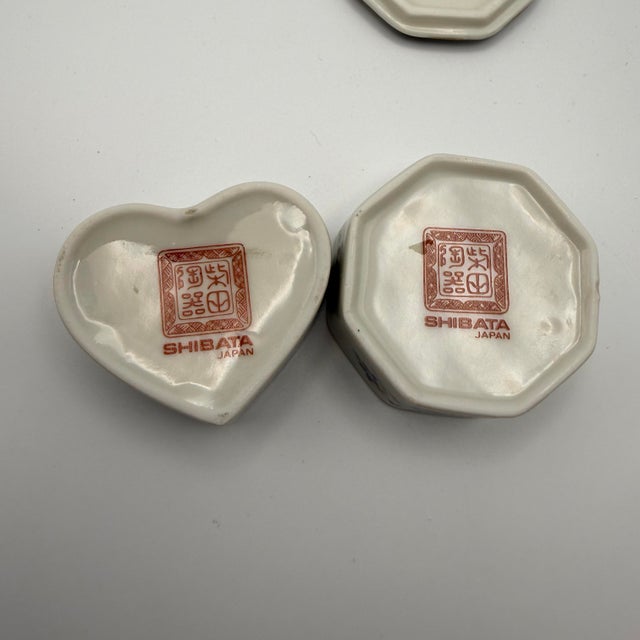 Japanese Vintage Shibata Japan Porcelain Trinket Box Set Heart & Hexagon Floral Gold Trim For Sale - Image 3 of 10