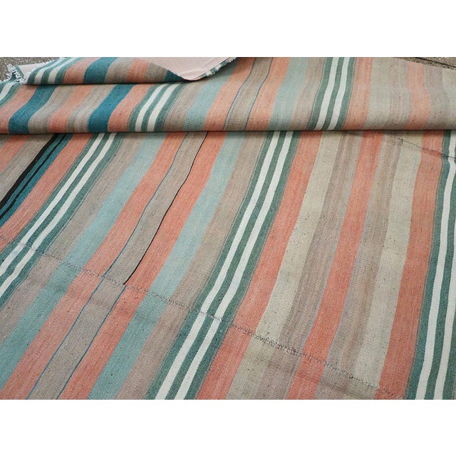 Galerie Shabab Collection Mid-20th Century Handmade Turkish Flatweave Kilim Gallery Carpet For Sale - Image 10 of 10