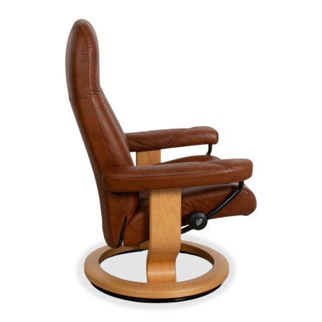 Set of Consul Recliner Lounge Chair and Ottoman in Leather from Stressless For Sale - Image 14 of 18
