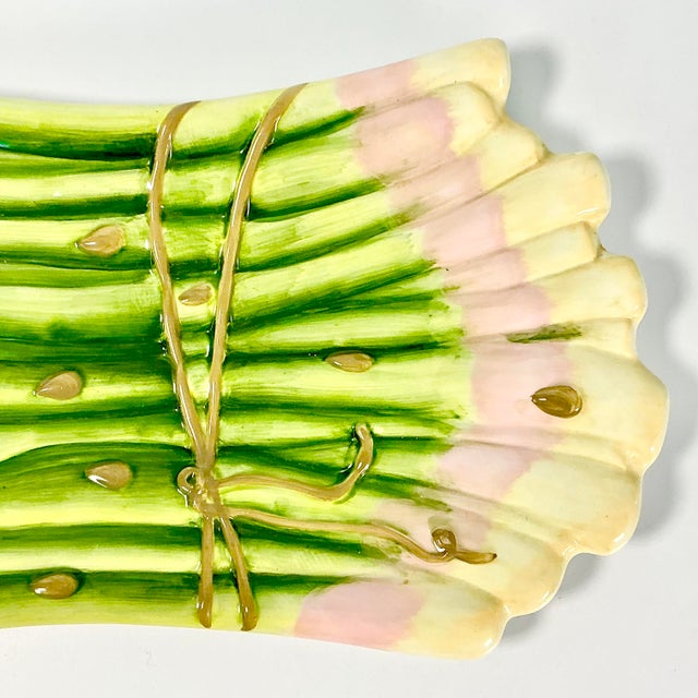 1990s 1990s Vintage Hollywood Regency Boho Chic Trompe L’Oeil Asparagus Plate. For Sale - Image 5 of 14