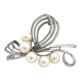 Late 20th Century Mikimoto Estate Akoya Pearl Brooch Pin Sterling Silver 7 MM For Sale