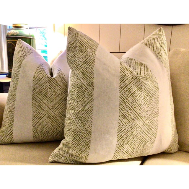 Another adorable print from Thibaut! Denver is an awesome retro print in rich green and blue linen fabric. The pattern...