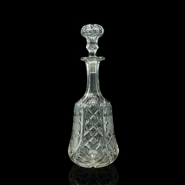 1950s Vintage English Etched Glass Fine Wine Decanter For Sale - Image 4 of 13