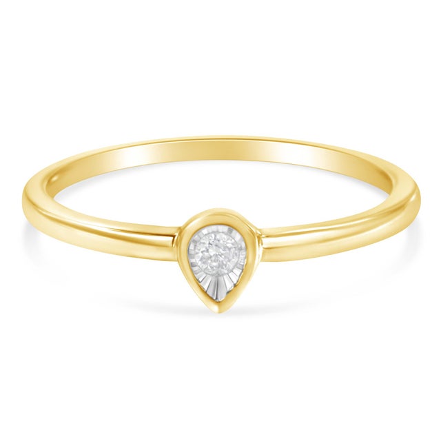 Contemporary 14K Yellow Gold Plated .925 Sterling Silver 1/20 Carat Diamond Teardrop Pear-Shaped Miracle Set Petite Fashion Ring (J-K Color, I1-I2 Clarity) Size 8 For Sale - Image 3 of 6