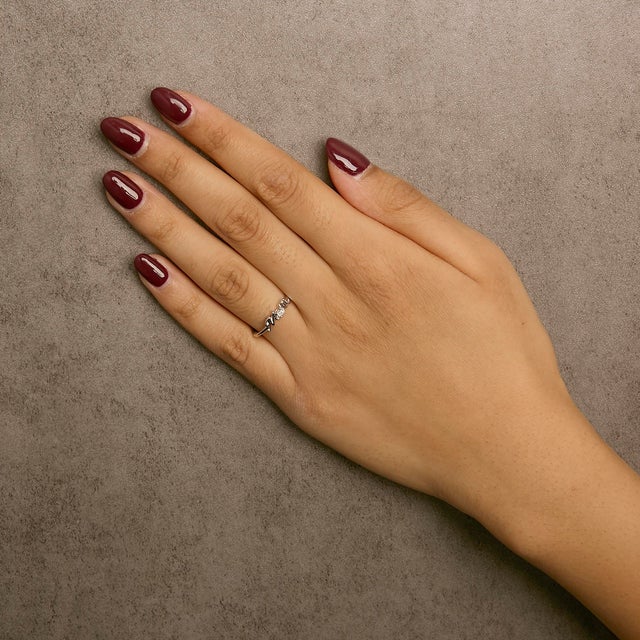 .925 Sterling Silver Diamond Accent "MOM" Ring (J-K Color, I2-I3 Clarity) - Ring Size 6 For Sale In New York - Image 6 of 7