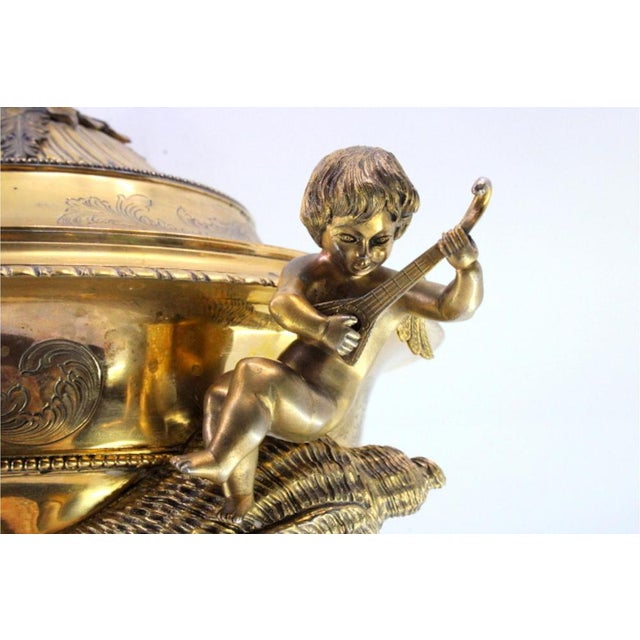 Gilded Silver Urn with Fluted Lid, Engraved Vetelatistic Motifs, Angels and Pearl Frieze For Sale - Image 4 of 9