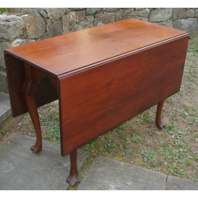 18th Century Pennsylvania Walnut Drop Leaf Table For Sale - Image 10 of 10