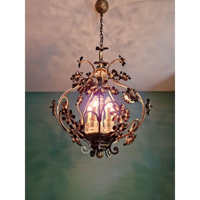 Large italian chandelier in silver lacquered metal with faceted crystal flowers (smoky tint), produced by banci firenze in...