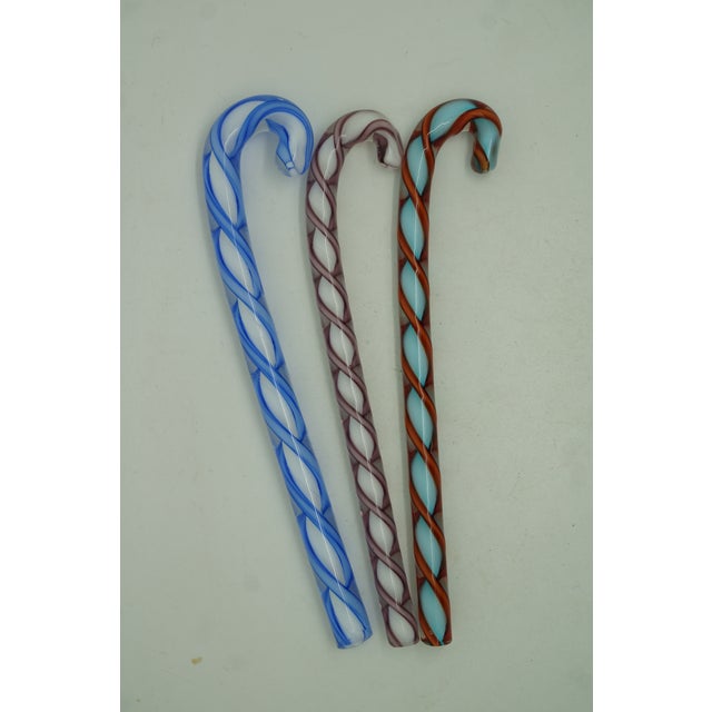 Vintage Set of 13 Murano Swirled Striped Art Glass Wrapped Candy Cane Ornaments For Sale - Image 4 of 15