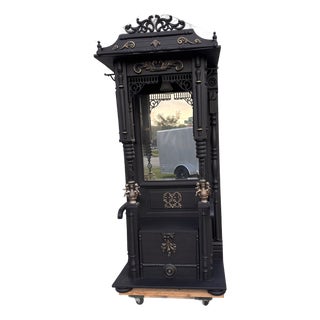 Grand 19th-Century Gothic Revival Matte Onyx Gilt Oak Hall Tree. Quantity 1 For Sale