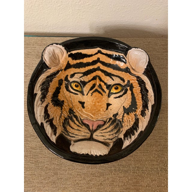 Late 20th Century Italian Majolica Pottery Lion Bowl, Made in Italy For Sale - Image 4 of 10