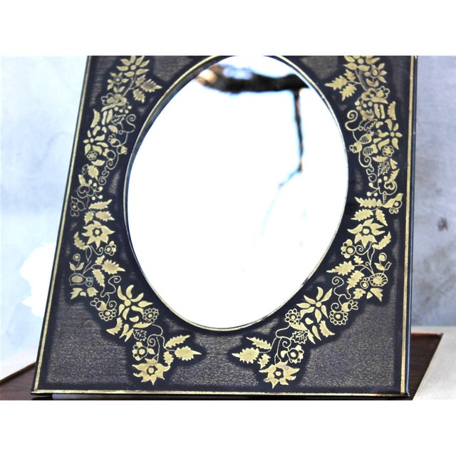 Vintage 20th Century Chinoiserie Peacock Table Mirror in Black and Gold Engraved Metal For Sale - Image 4 of 9