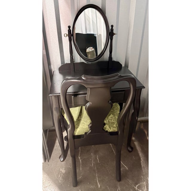 Mid 20th Century Queen Anne Style Vanity Set For Sale - Image 6 of 10