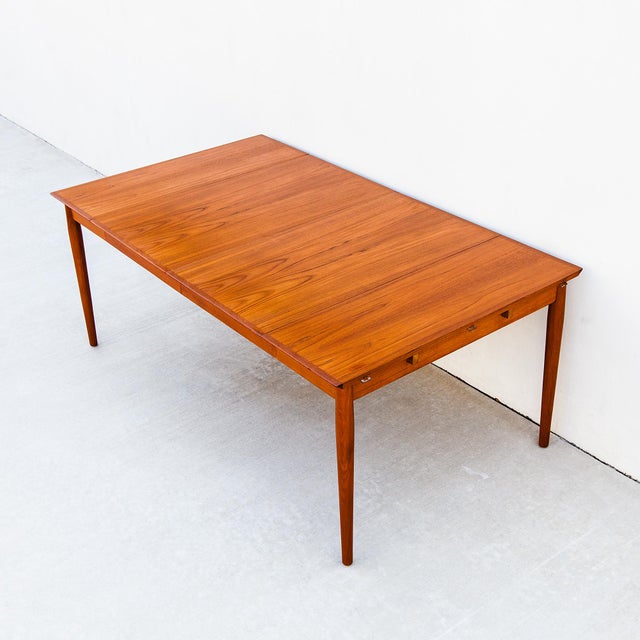 Designed by Arne Vodder in the 1960s and produced by Sibast Mobler in Denmark, the Model 227 dining table is the original...