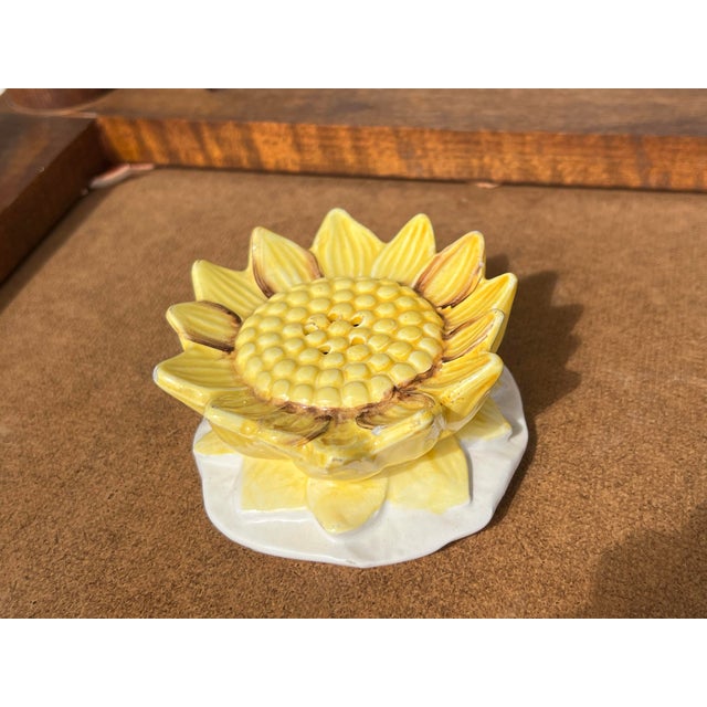 Sears, Roebuck & Compnay Mid Century Ceramic Sunflower Shaker For Sale - Image 4 of 7
