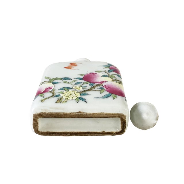 VTG Chinoiserie Famille Rose Porcelain Snuff Bottle 3.5" H For Sale In New York - Image 6 of 7