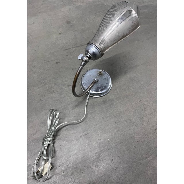 French 1930s Art Deco Adjustable Silver-Tone Desk Lamp For Sale In New York - Image 6 of 11