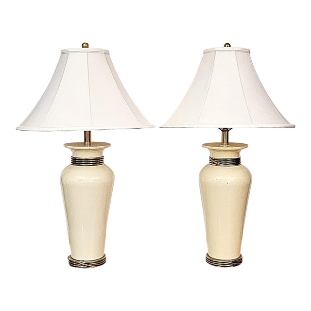 Pair of Vintage Ethan Allen Cream & Brass Table Lamps With Shades For Sale