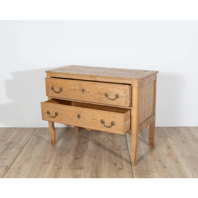 French Provincial 18th-Century Provincial Two-Drawer Commode For Sale - Image 3 of 8