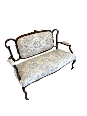 Victorian Carved Mahogany Sofa, 1880s