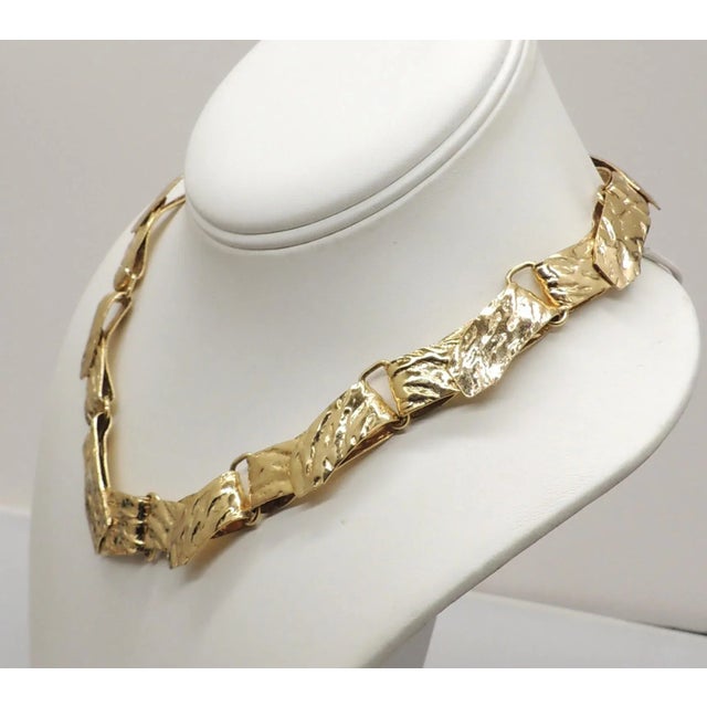 Napier Vintage 1970s Signed Napier Modernist Goldtone Collar Necklace For Sale - Image 4 of 8