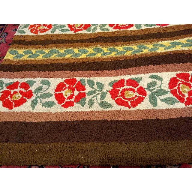 Vintage Hand-Hooked Rug, Banded Floral Pattern, American Folk Art, 3x4 For Sale In Chicago - Image 6 of 9