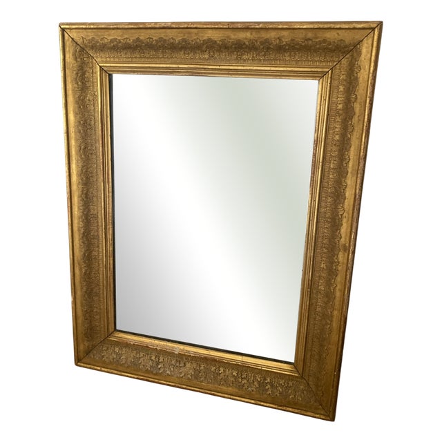 Victorian Gilt Wall Mirror with Frame Decorated with Moulded Gold Foliate Patterns, 1890s For Sale