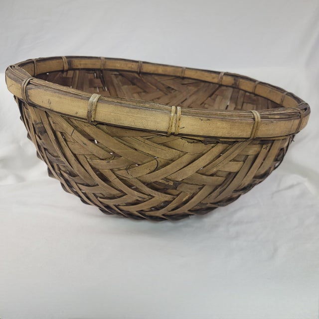 Late 20th Century Vintage Hand Woven Bamboo Winnowing Basket Deep Round Rustic Boho Farmhouse For Sale - Image 5 of 9