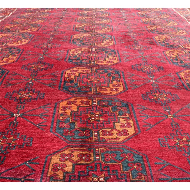 This Turkomen Ersari rug has been hand-knotted in the finest wool. The rug features an all-over repeating sub-geometric...
