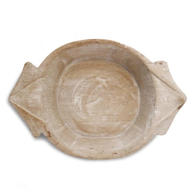 White washed hand carved old Indian wood bowls. Sizes range from 18"-24" in diameter and 3"-5" in height. Each is unique...