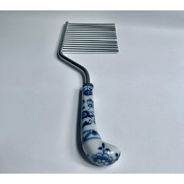 Mid 20th Century Japanese Blue Danube Porcelain Cake Breaker For Sale - Image 10 of 18