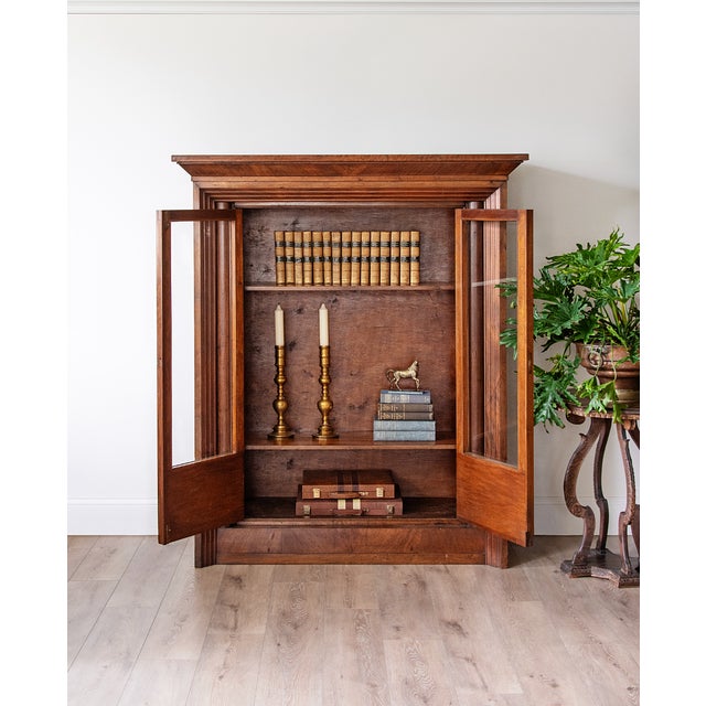 French 19th-Century Italian Walnut & Burl Walnut Glazed Bookcase For Sale - Image 3 of 5