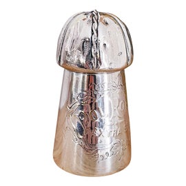 Example of Salt and Pepper Shakers