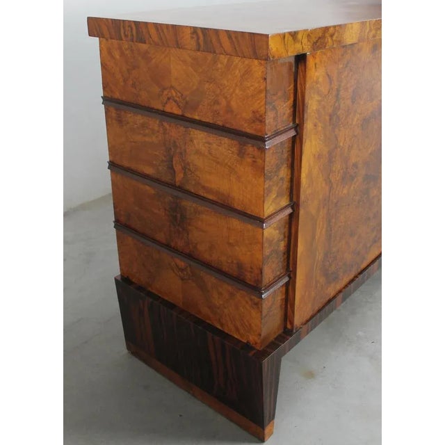 1930s Large Italian Sideboard in Walnut by Emilio Lancia, 1930s For Sale - Image 5 of 8