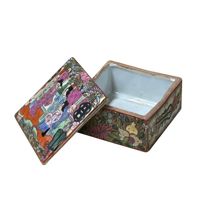 3.75" Oriental Famille Rose Color Graphic Porcelain Square Box For Sale - Image 9 of 9