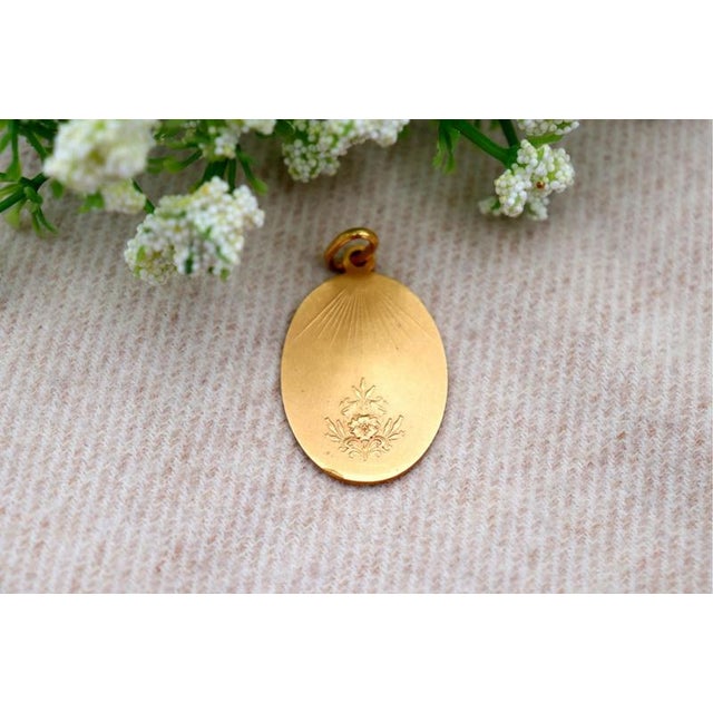 19.2k Gold Pendant For Sale - Image 6 of 6