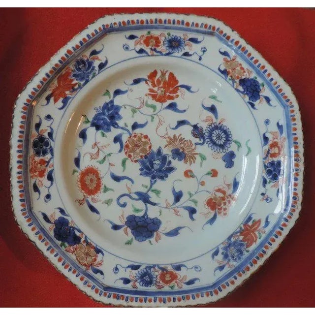 1745 Chinese Porcelain Imari Palette Octagonal Charger Platter For Sale In New York - Image 6 of 11