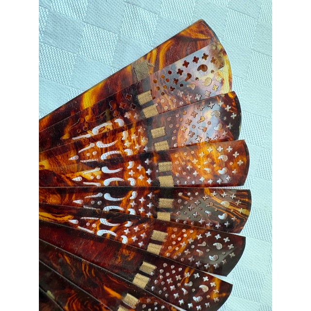Chestnut Vintage Petite Tortoise Shell Fan For Sale - Image 8 of 11