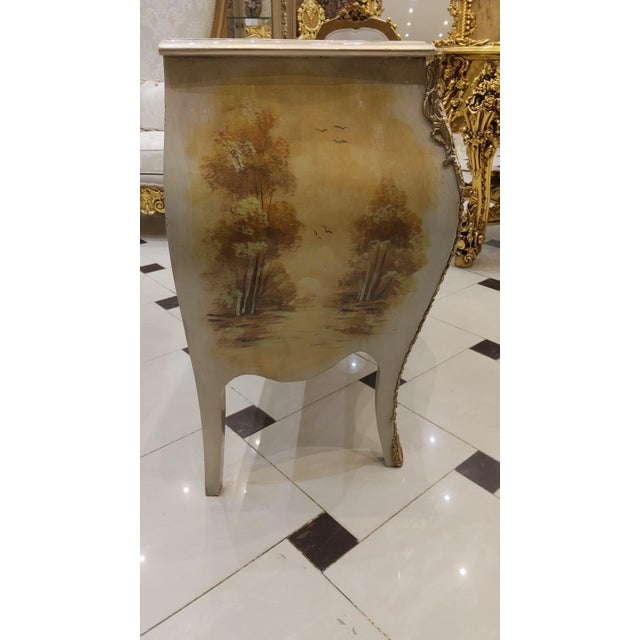 1960s Louis XV Hand-Painted French Rococo Commode Bombe Chest with Gilt Accents For Sale - Image 4 of 6