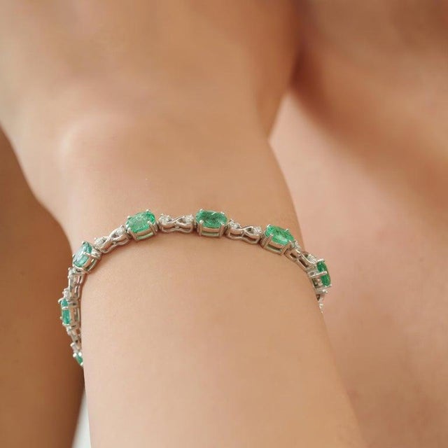 Handcrafted Emerald & Diamond Infinity Link Bracelet in 925 Sterling Silver For Sale - Image 4 of 14