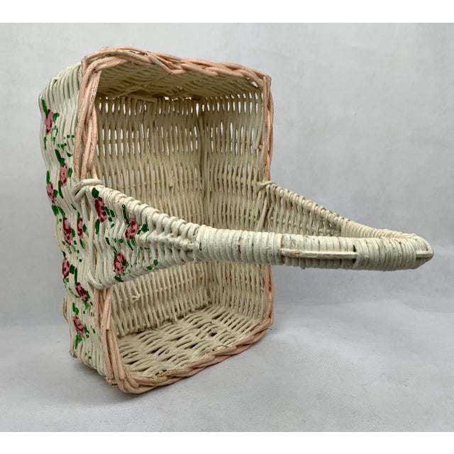 1970s Hand Woven Vintage White Wicker Handled Basket With Hand Painted Roses & Leaves For Sale - Image 5 of 8