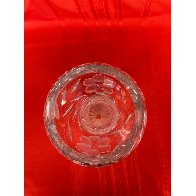 Traditional Vintage Leaded Crystal Flower Vase For Sale - Image 3 of 4
