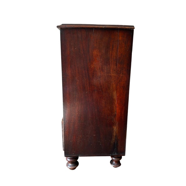 Wood Early Victorian Figured Mahogany Chest of Drawers, 1840s For Sale - Image 7 of 12