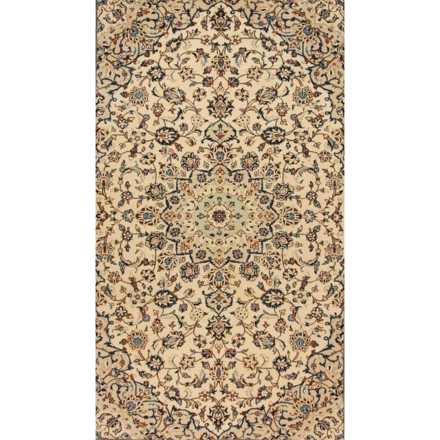 Middle Eastern Rug in Wool For Sale - Image 5 of 10