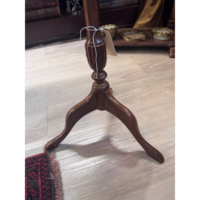 1910s Georgian Style Mahogany Pedestal Table With Tooled Leather Top [Rg] For Sale - Image 4 of 6