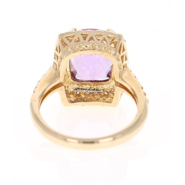 Contemporary 4.37 Carat Natural Amethyst Natural Diamond Yellow Gold Cocktail Ring, Size7 For Sale - Image 3 of 6